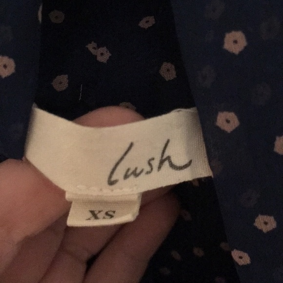 Lush tie neck top - Picture 2 of 3